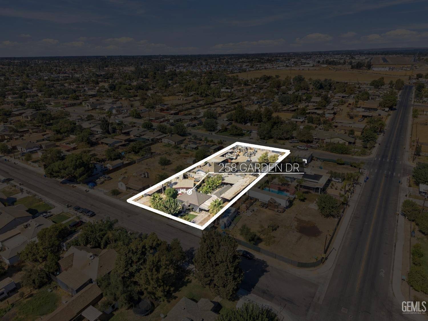 258 Garden Drive — photo 3