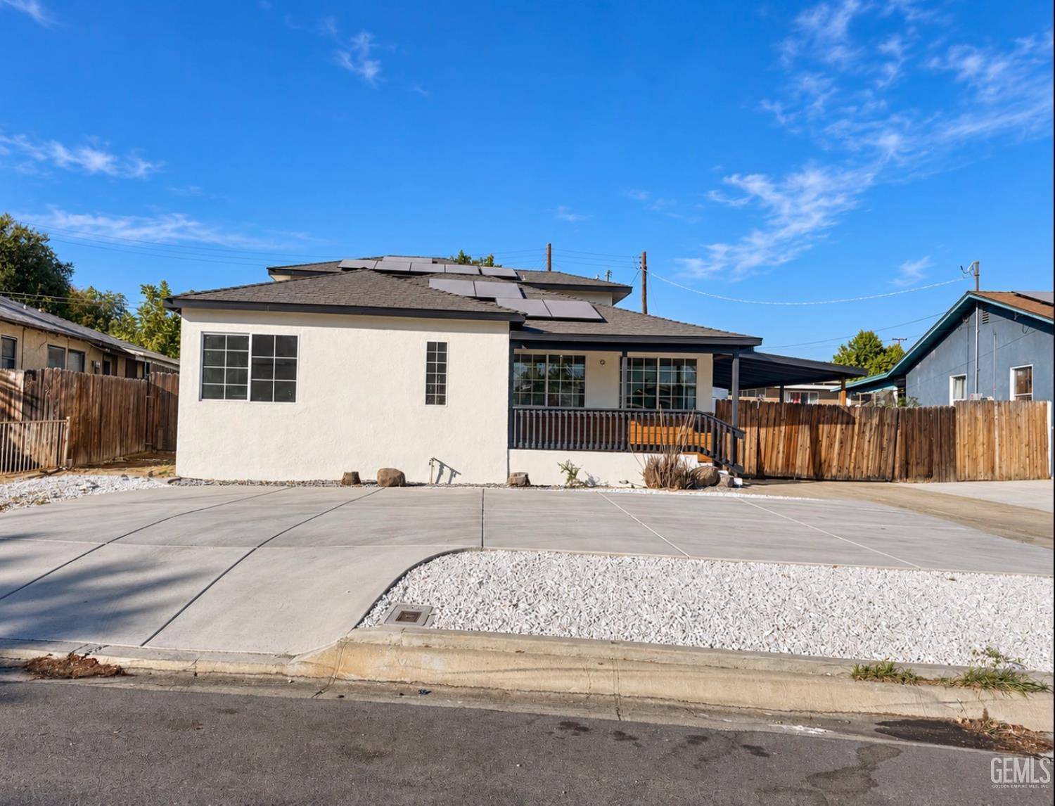 214 LOWELL Drive — photo 2
