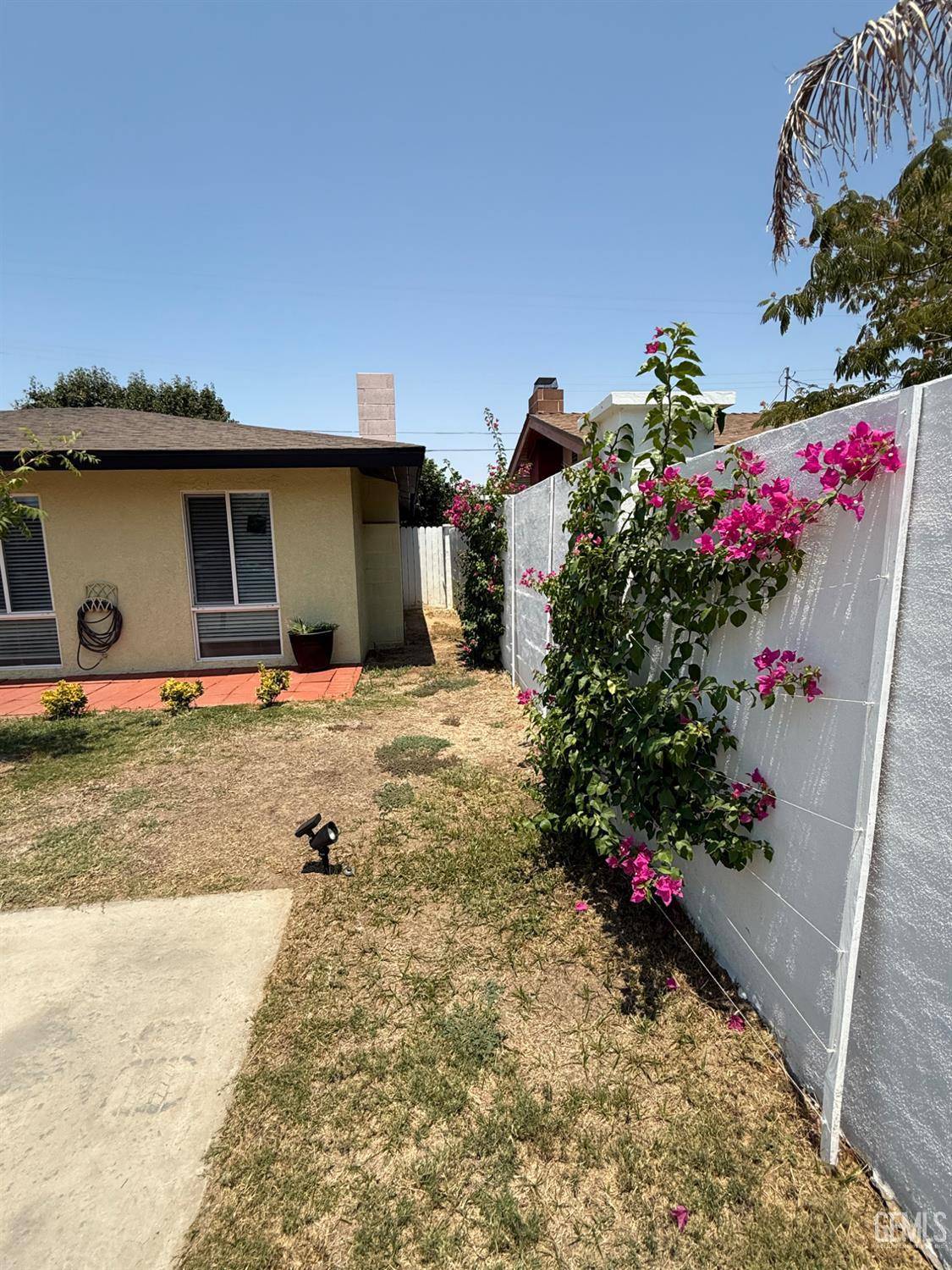 2404 Belvedere Ave — photo 3
