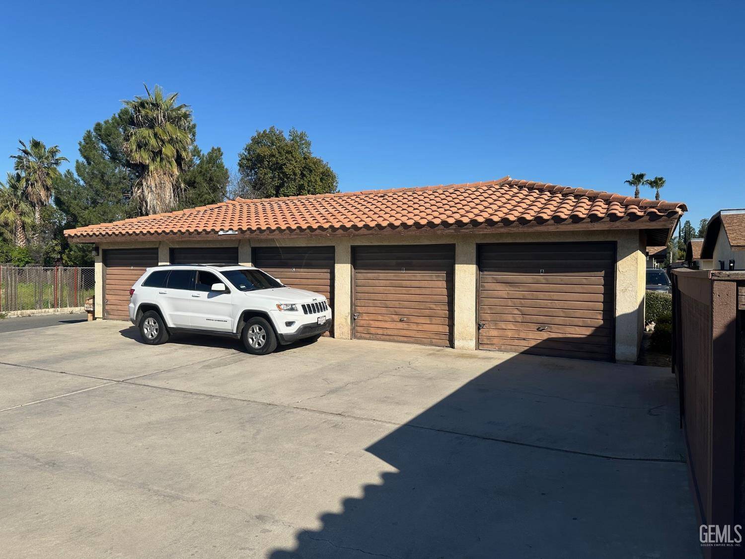 7016 Ming Avenue — photo 4