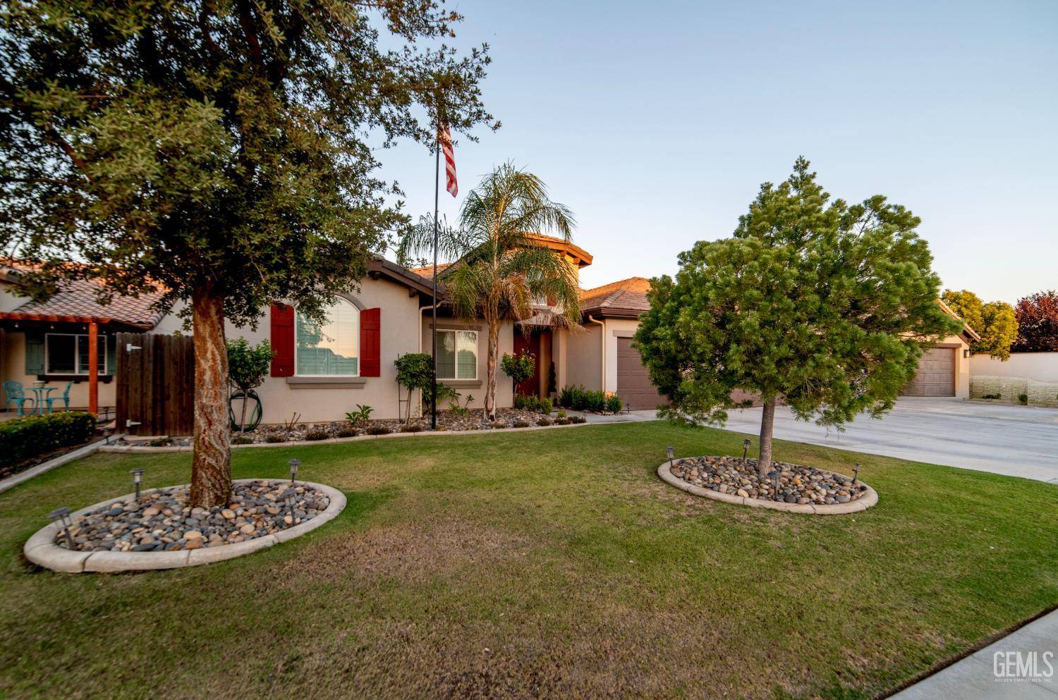 7102 Laredo Drive — photo 2