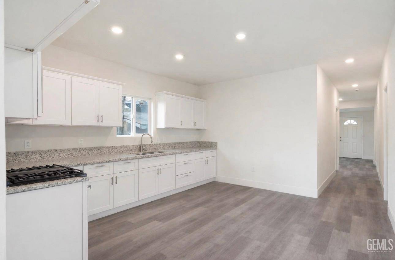 923 Sumner Street — photo 5