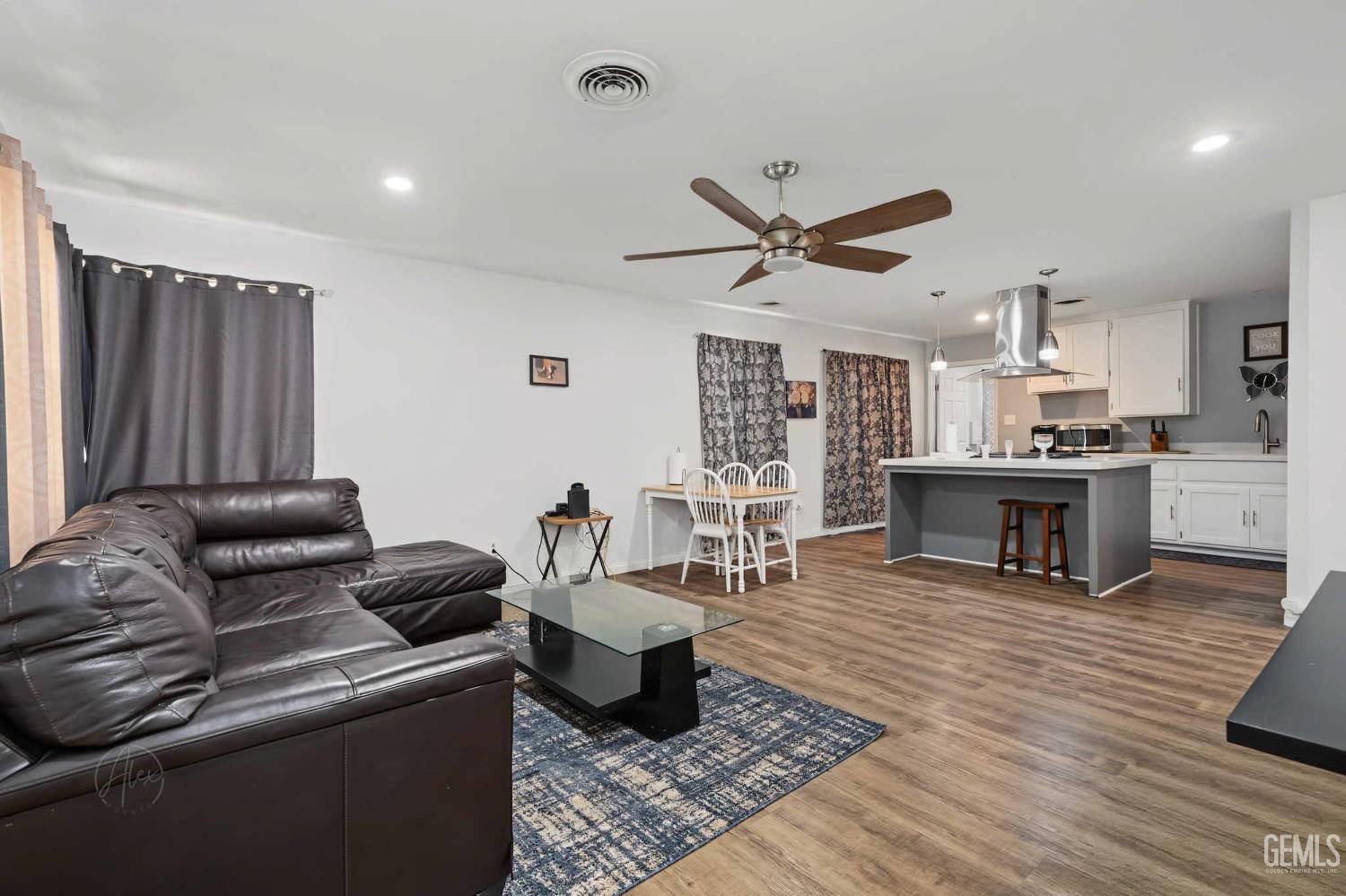 2813 Truxtun Avenue — photo 4