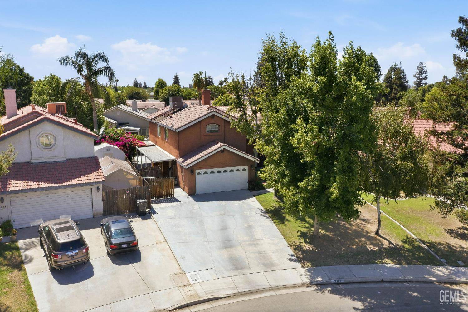 705 Sand Creek Drive — photo 2