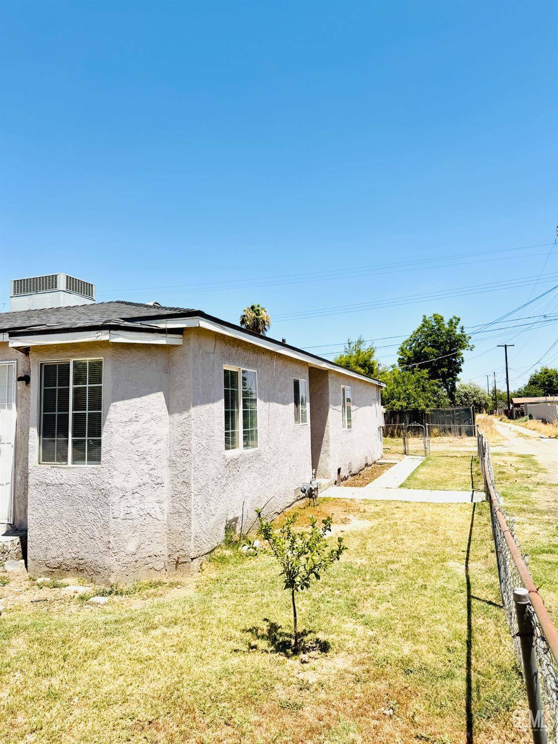 750 Hudson Drive — photo 2