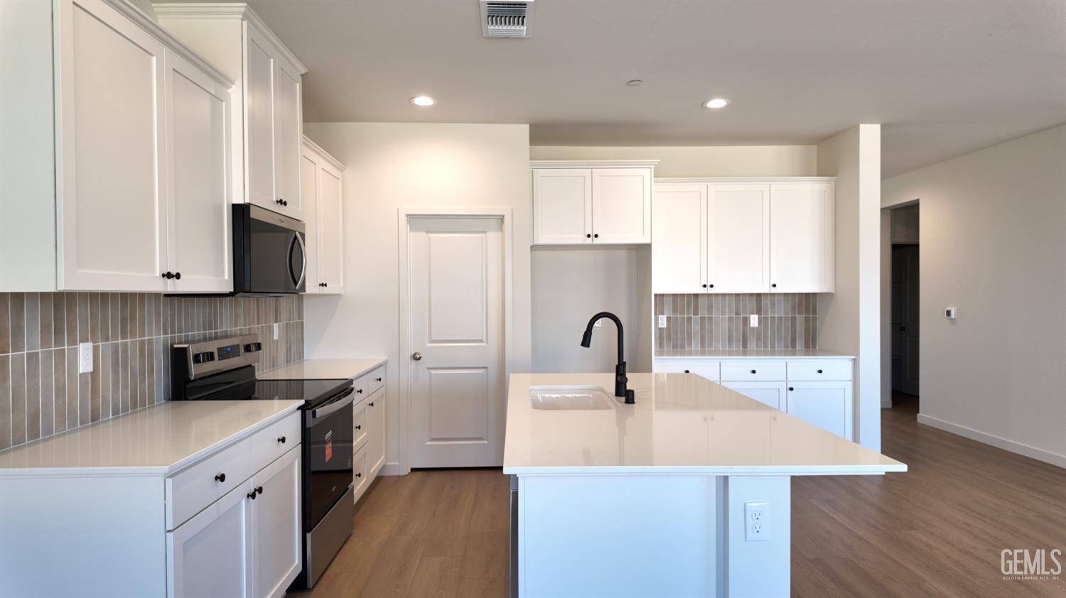10702 Clackamas Way — photo 4