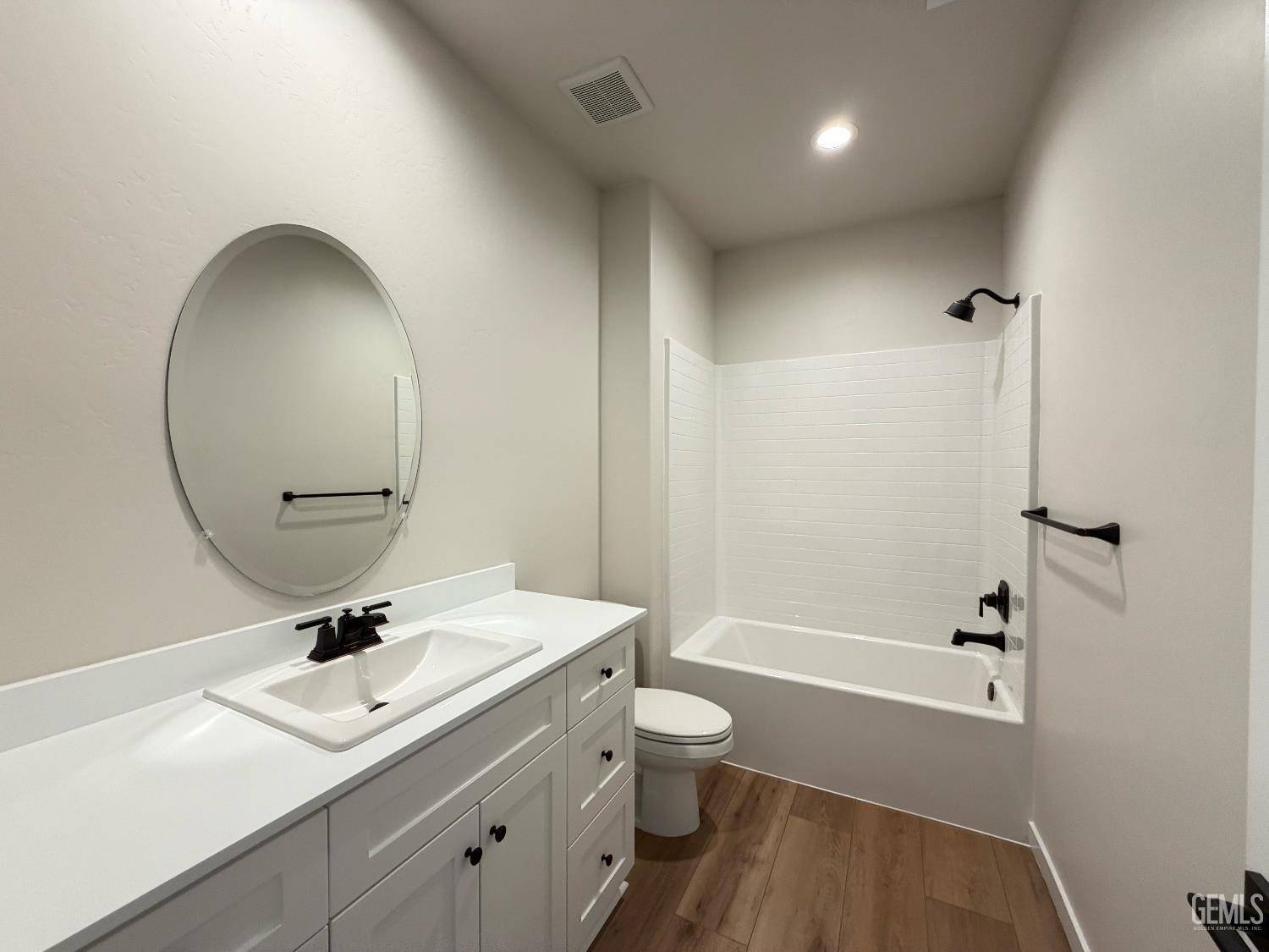 11035 Alcazar Avenue — photo 6
