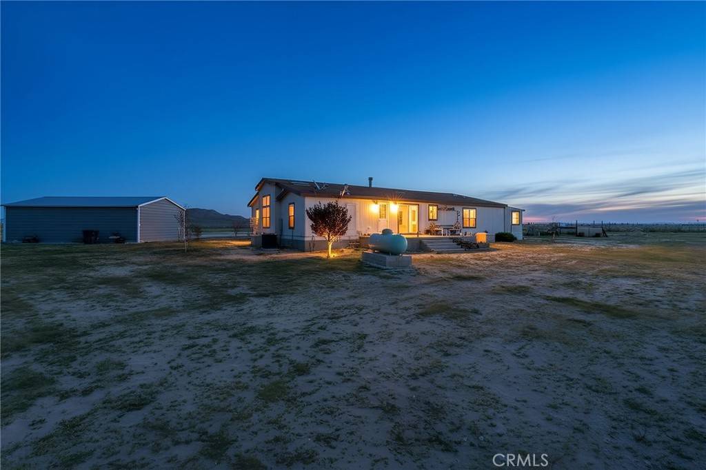 9890 Sue Ave — photo 2