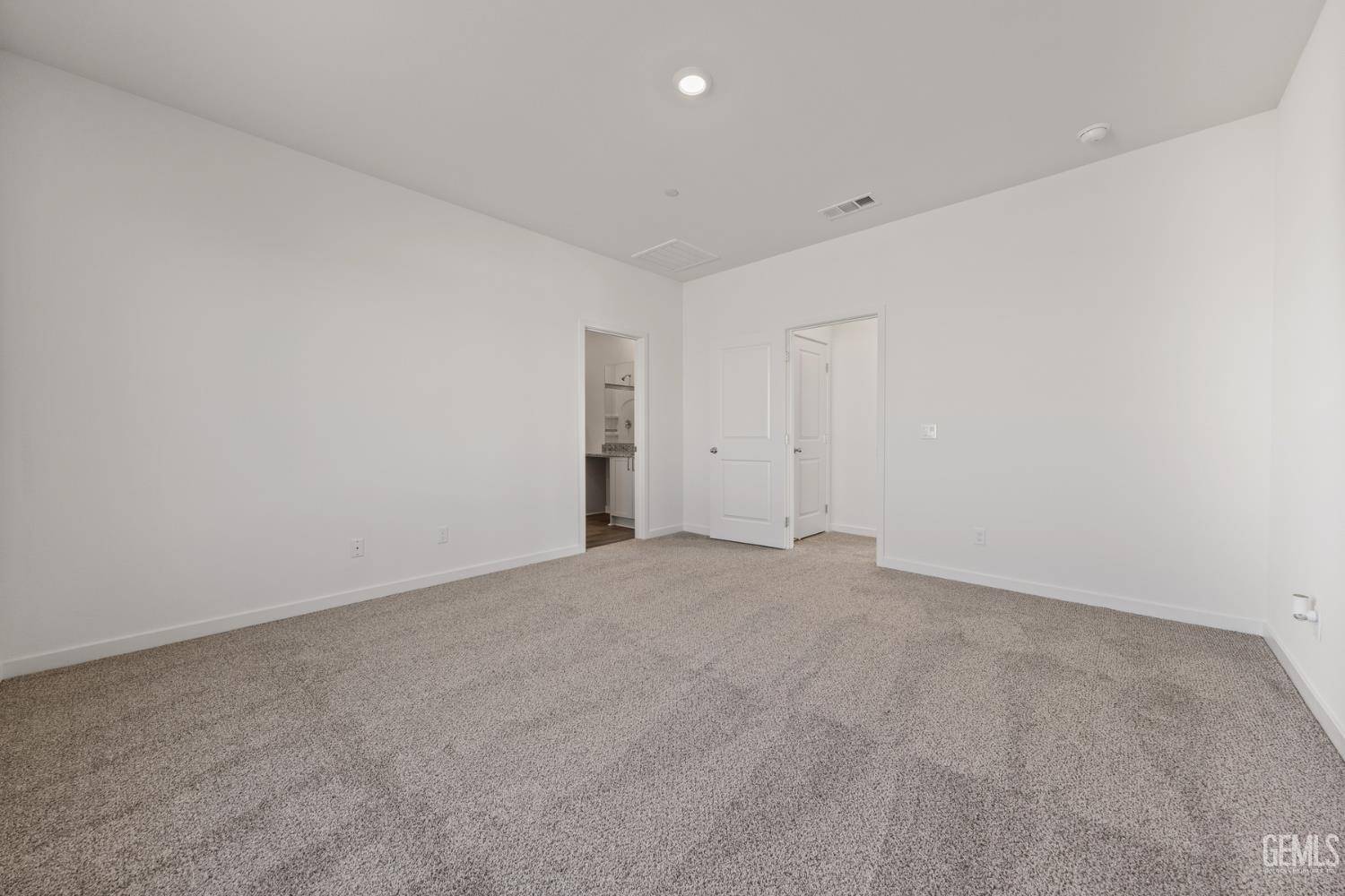 7940 Blueberry Avenue — photo 6