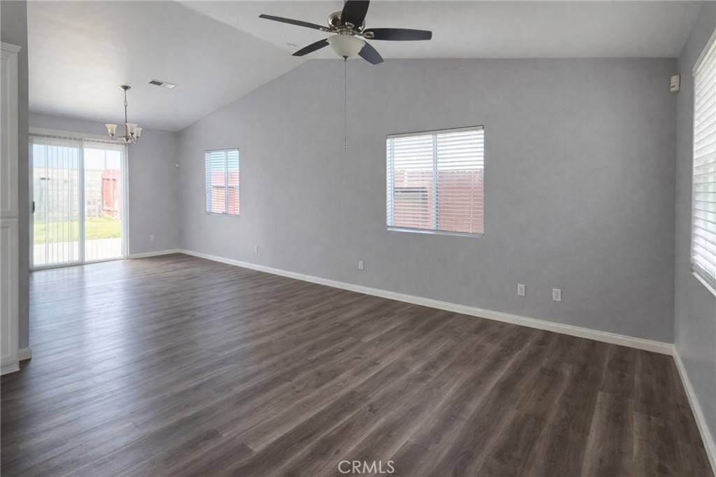 7507 Cross Glade — photo 2