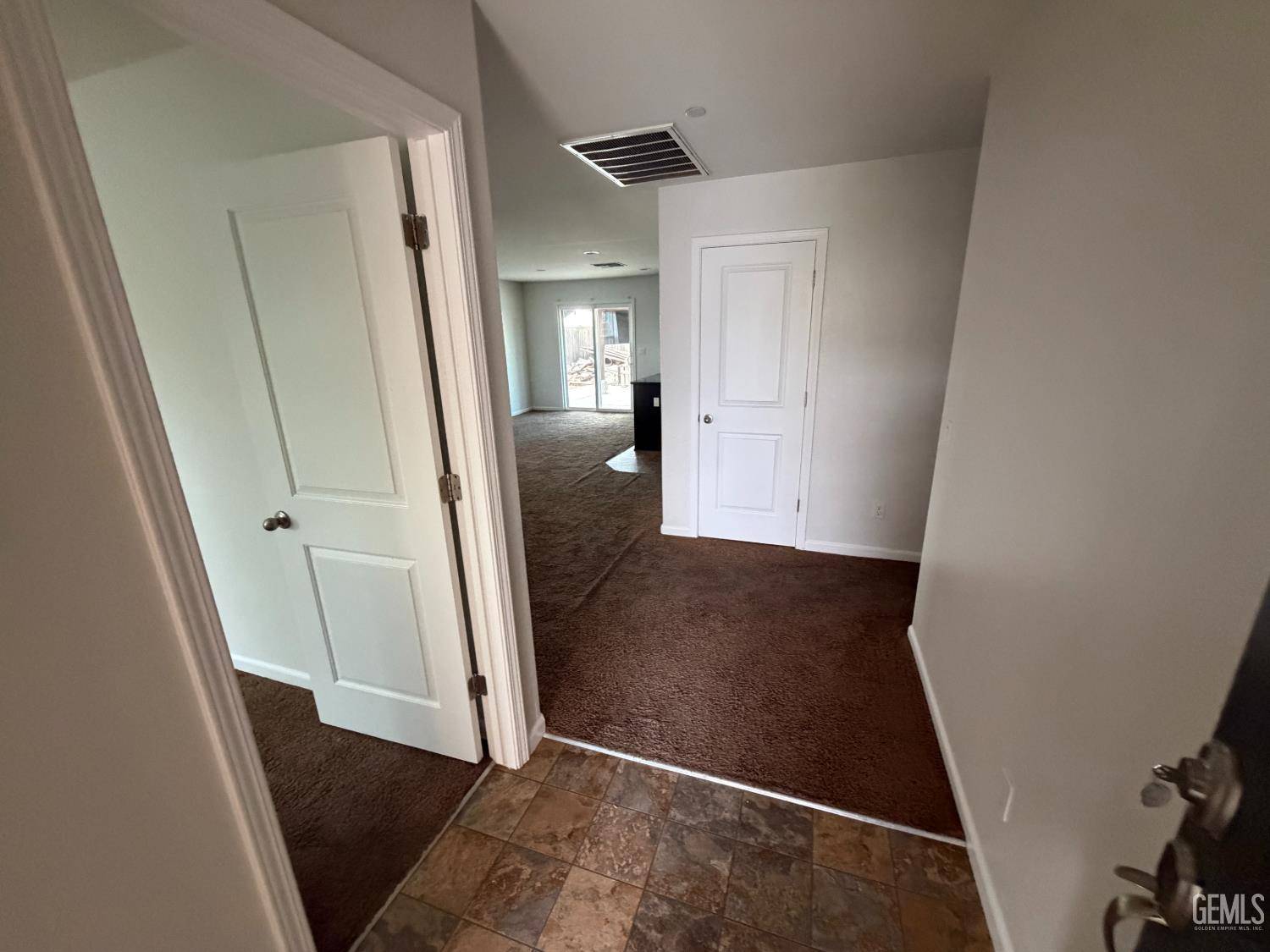 5725 Winnipeg Drive — photo 2