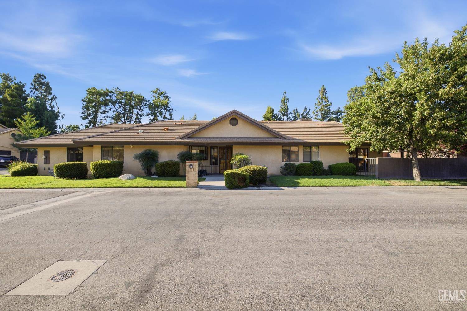 2323 Easthills Drive