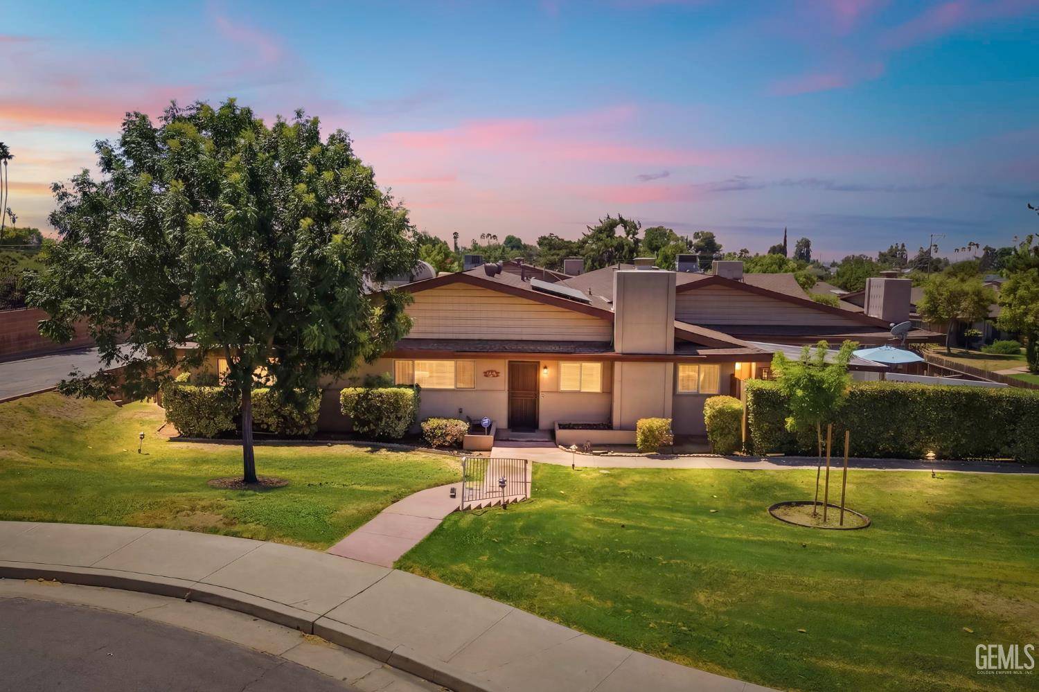 2813 Summit Circle