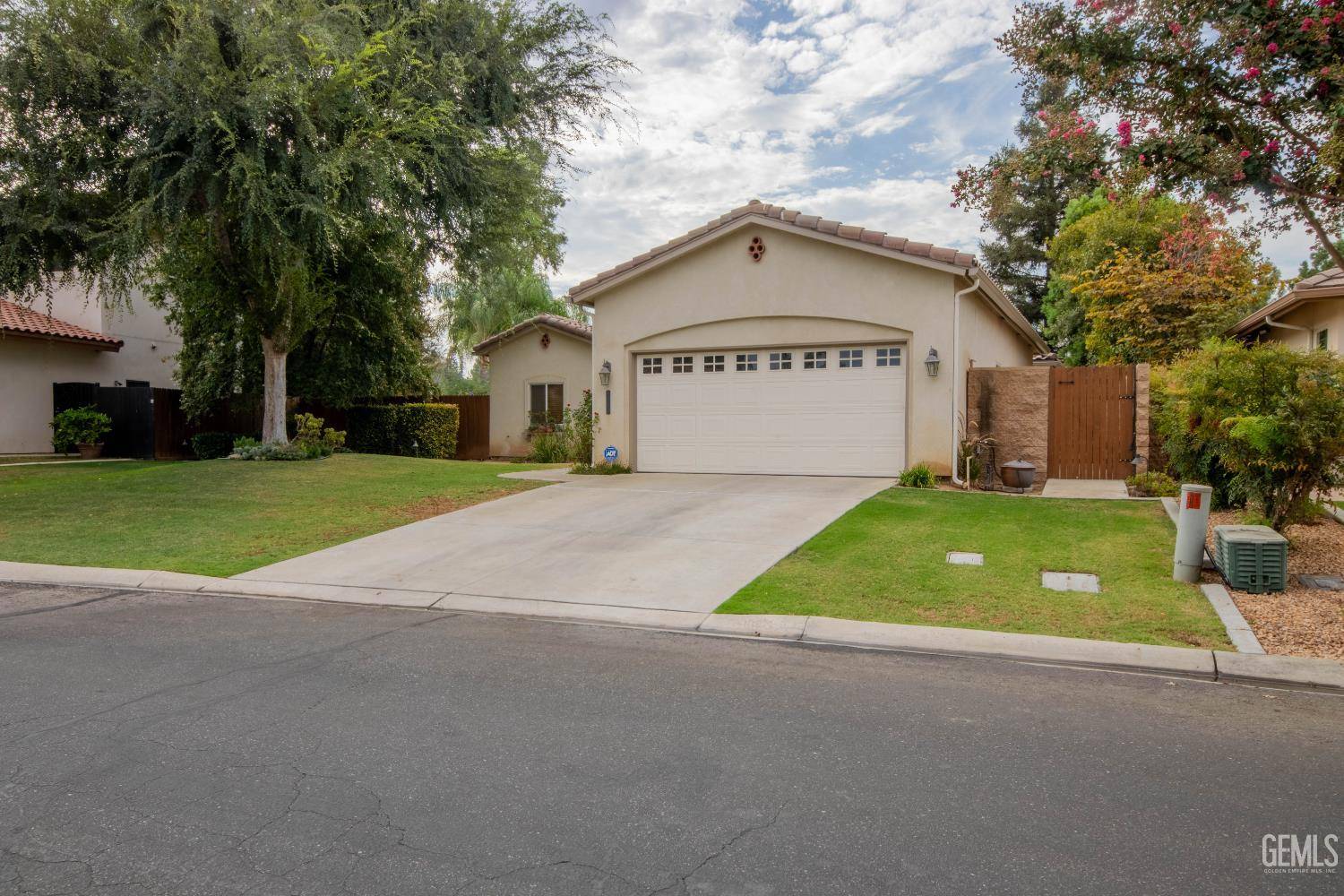 6313 Bellorita Drive — photo 4