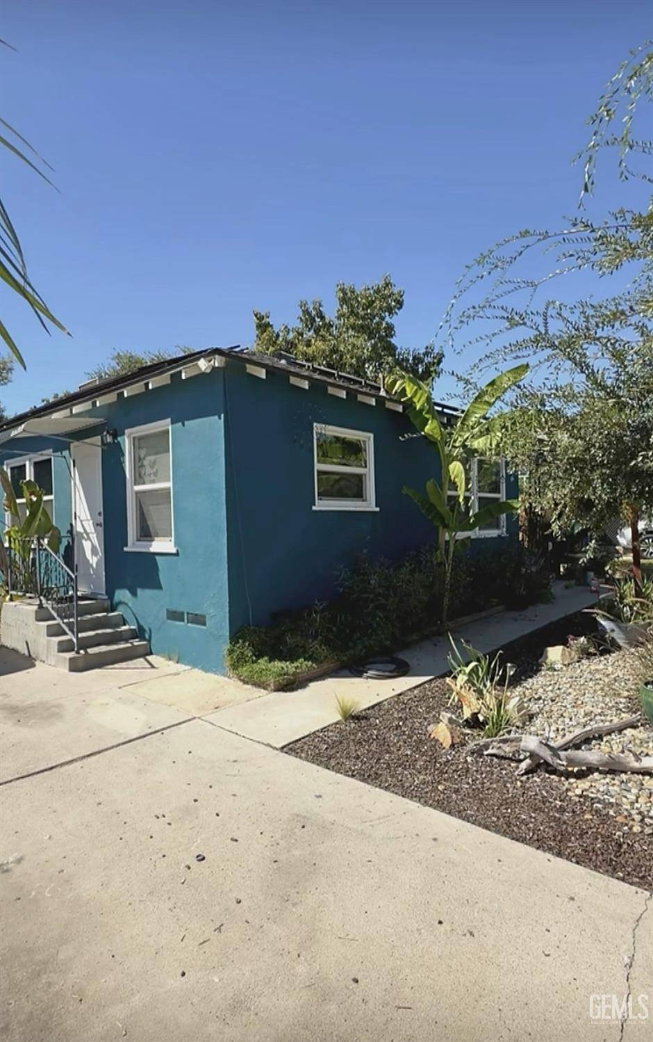 2325 Barnett Street — photo 2