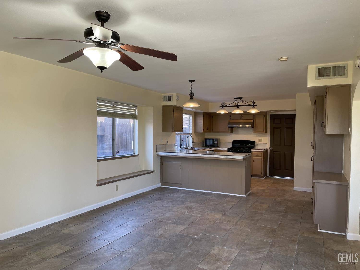 6213 Quaking Aspen Street — photo 5